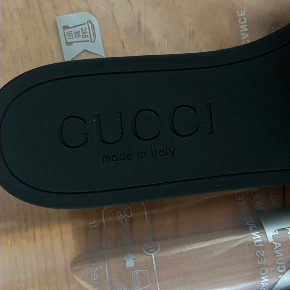 Gucci Black Rubber Interlocking G Slide Sandals size 7 with dust bag - Picture 5 of 8
